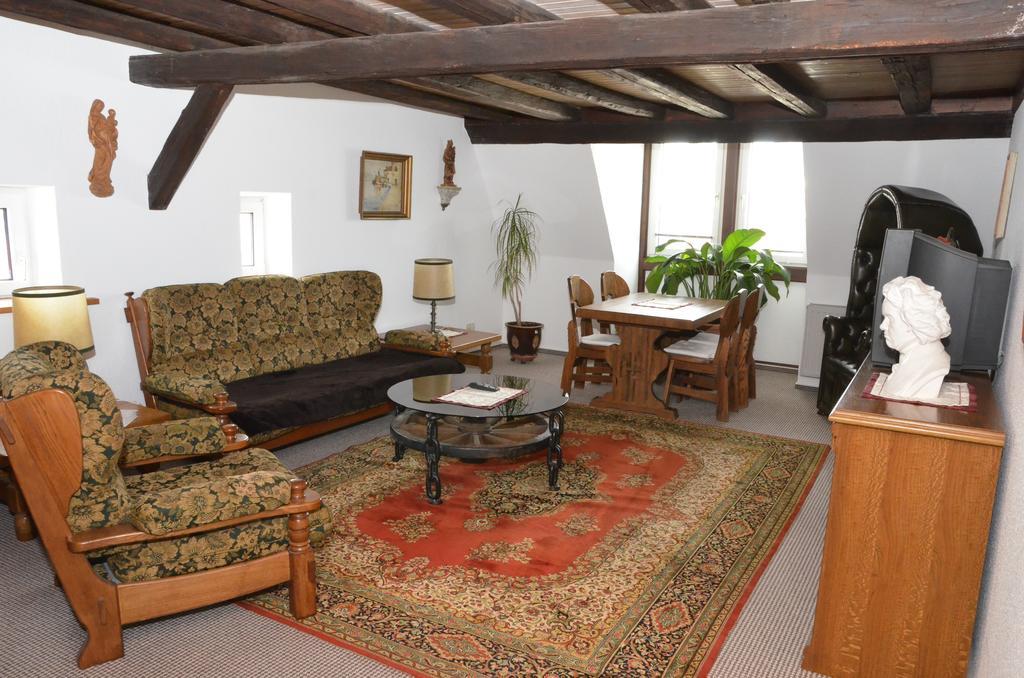 Weingasthof Zum Weissen Ross Osthofen エクステリア 写真